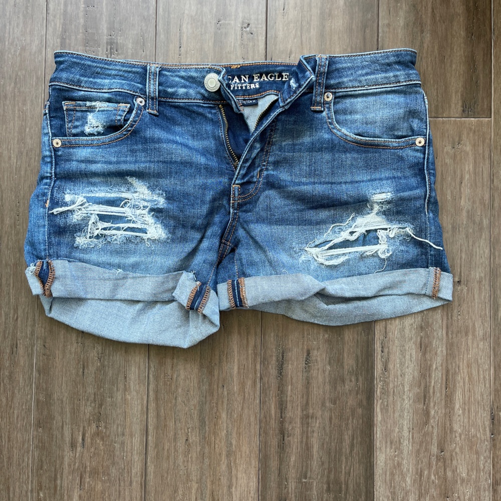 American Eagle Midi Jean Shorts. Women’s Size 8